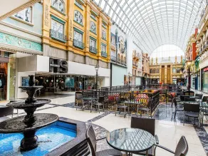West Edmonton Mall Inn - Restaurant