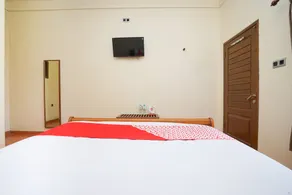 Hotel Bumi Bermi Permai near Bermi Eco Park Mitra RedDoorz - Room