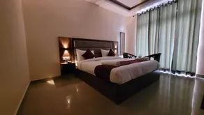 Hotel Keshav Nandan By The Shivaay - Room
