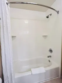 Country Inn & Suites by Radisson, Covington, LA - Salle de bain