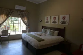 Beulah Court Vineyard Guest House - Room