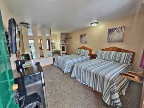 Cedar Wood Inn - Chambre