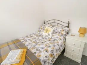 The Nook 285B - Room