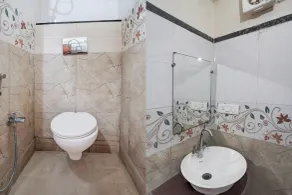 Collection O Kanpur Central Railway Junction Formerly Maharaja Palace - Bagno