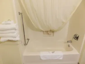 AmeriVu Inn and Suites - Badezimmer