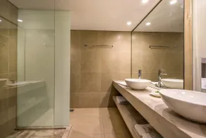 Aqua Bay - Bathroom