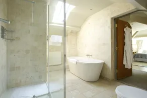 Crab & Boar - Bathroom