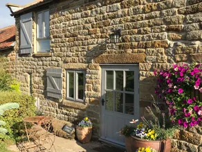 Honey Bee Cottage - Interior