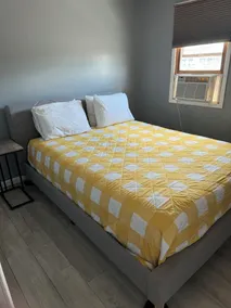 12 Ashworth Ave suites - Chambre