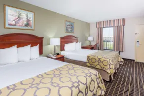 Baymont by Wyndham Clarksville Northeast - Chambre