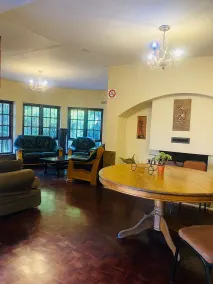 Rosebank Lodge & Backpacker - In-room dining