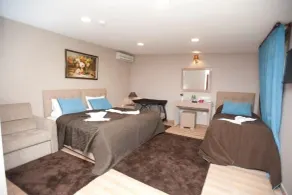 Riva's Club - Room