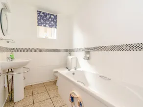 Mermaid Cottage - Bathroom