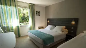 Logis Hotel Restaurant SPA Les Oliviers - Zimmer