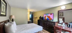 Crest Trail Lodge - Room