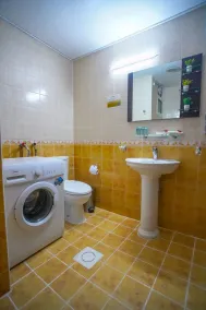 La Villa Inn Hotel Apartment - Bathroom