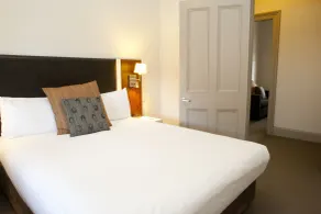 Q Station - Room