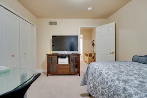 Remote-work Friendly Troy Townhome - Room