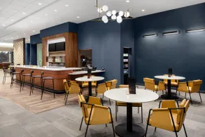 Courtyard by Marriott Lansing Downtown - Restaurant
