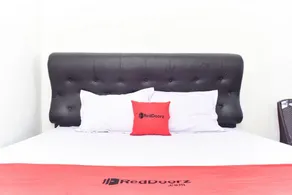 RedDoorz near Alun Alun Wonosobo - Chambre