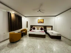 Hotel S R PLAZA - Room
