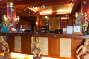 Royal Phawadee Village Patong - 2 Minutes walk to the beach - Réception