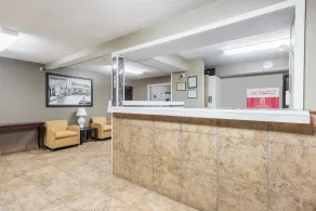 Super 8 by Wyndham Bloomington Normal - Hall