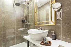 SuperB Luxury Suites - Bathroom