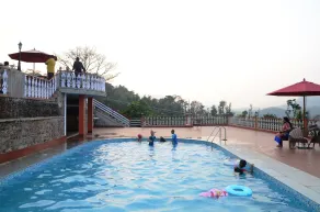 Upasana Retreat - Piscina
