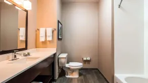 Best Western False River Hotel - Banheiro