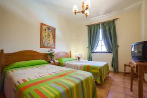 Apartamentos Oasis San Antonio - Værelse