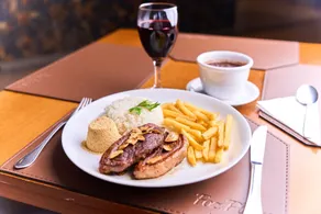 Foz Plaza Hotel - Restaurant