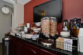 Clackamas Inn and Suites - Restaurant