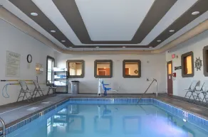 Spark by Hilton Minot - Piscine