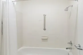 Americas Best Value Inn & Suites Fort Worth South - Salle de bain