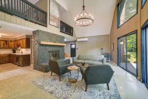 Stunning Valdosta A-frame Home With Private Pool! - Interiør