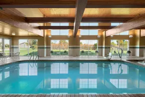 Country Inn & Suites by Radisson, Milwaukee Airport, WI - Piscine