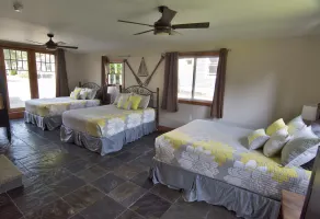 Beach Cottages at Lake George - Rum
