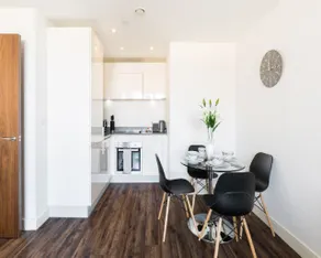 322 Large Modern 2-bedroom kingsize apartment city centre - Restaurant