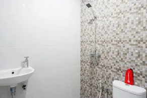 RedDoorz near Pacific Mall Tegal 2 - Salle de bain