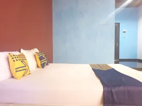 OYO Life 92842 Homestay Balearjosari - Room