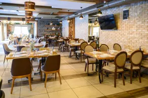 MV Monogram - Restaurant