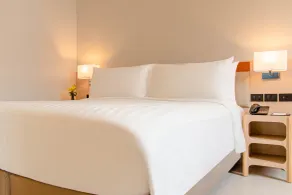 GLOW Mira Karon Beach - Room