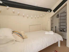 Nookie Cottage - Room