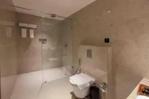 Park Residency Ayarkunnam - Bathroom