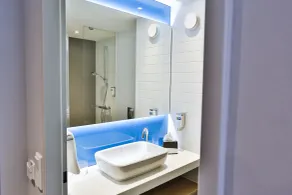 Holiday Inn Express Karlsruhe - City Park by IHG - Bathroom