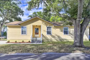 Home w/ Yard: 1 Mi to Indian Rocks Beach & Golf - Interior