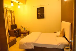 Royal Palms Luxury Service Apartment - Room