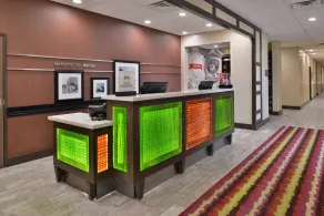 Hampton Inn & Suites Dallas Market Center - Réception