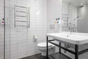 Quality Hotel The Box - Badezimmer